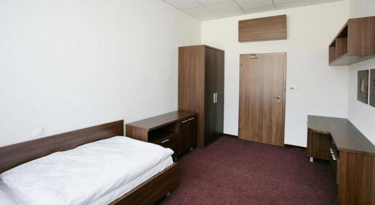 Hotel Branc, Garni Сеница Экстерьер фото